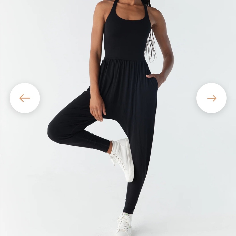 Imbodhi black jumper